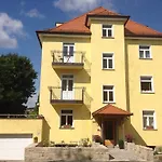 Achtzimmer